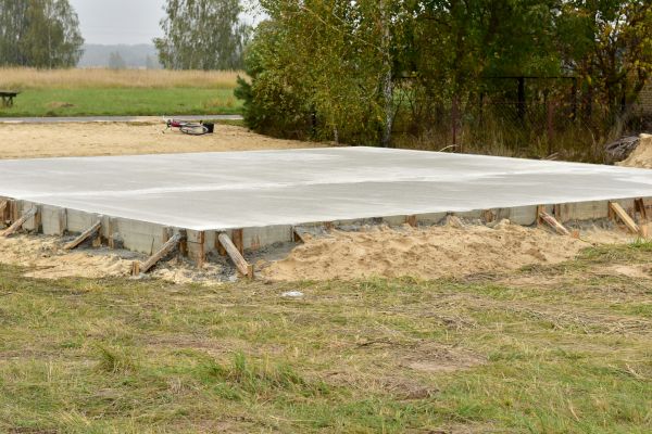 Cost of Concrete Base Installation in Tracy